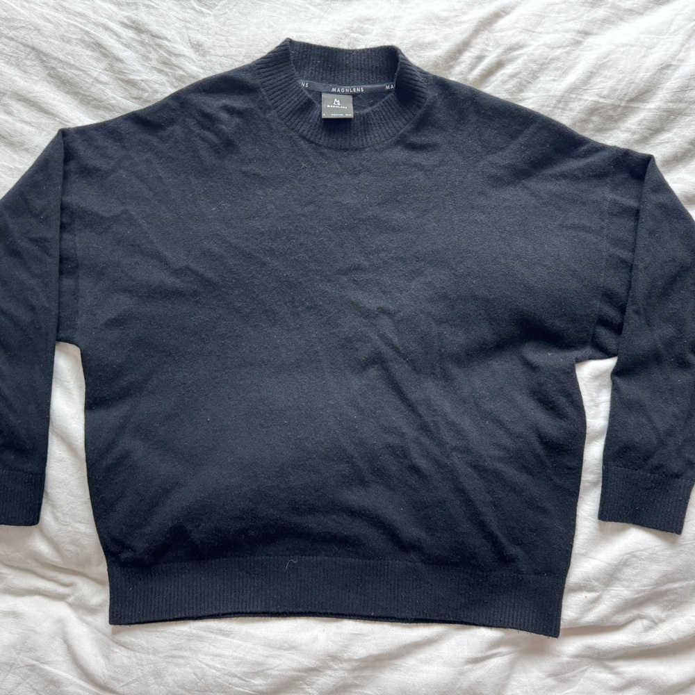 Magenlens Men’s Medium Kashmir Sweater